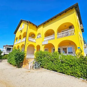Sunny Dream Apartman Vir